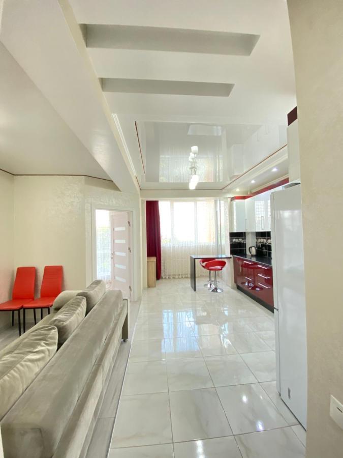 Cozy Two Bedroom Large Apartment Chişinău Esterno foto