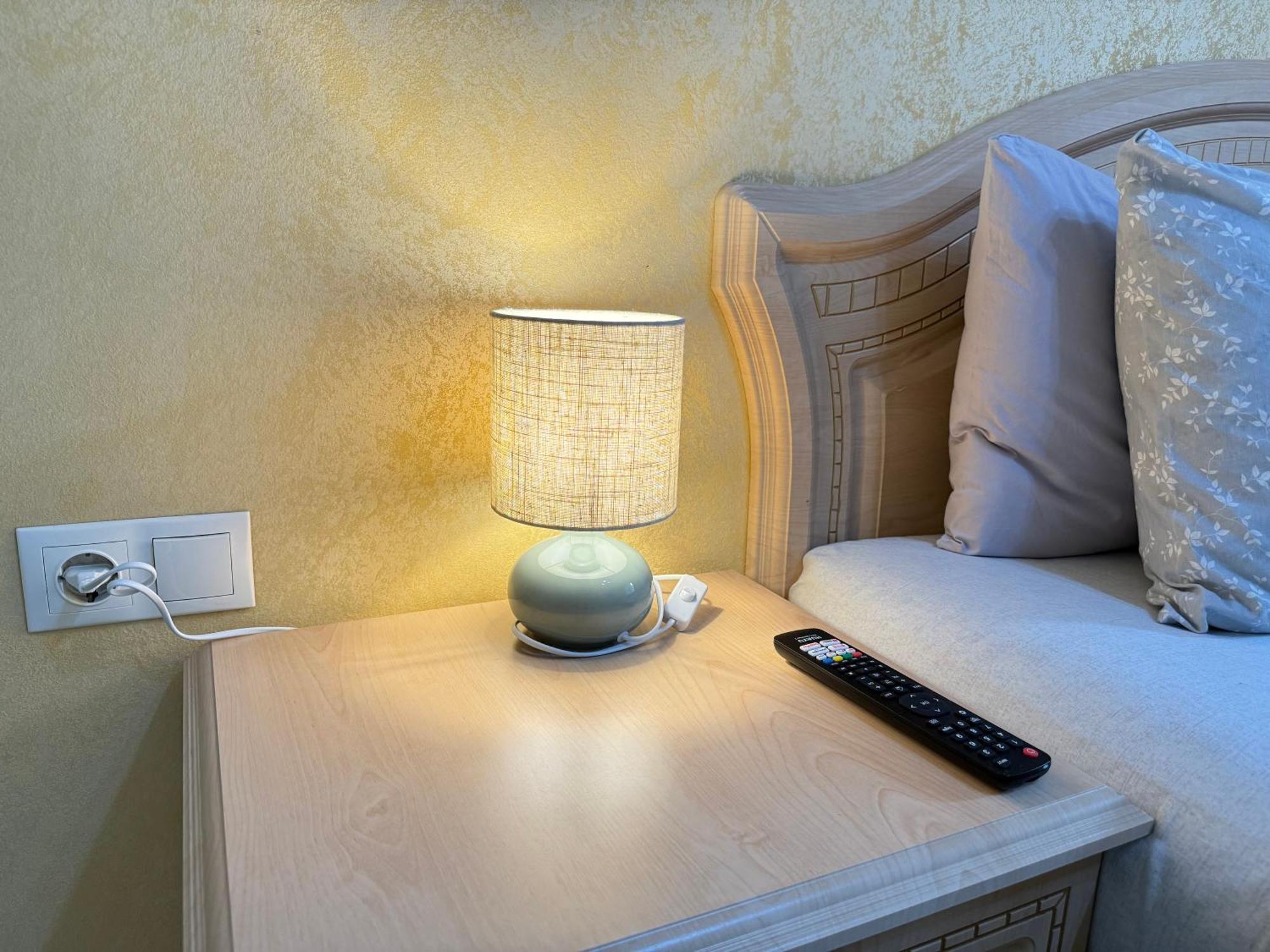 Cozy Two Bedroom Large Apartment Chişinău Esterno foto