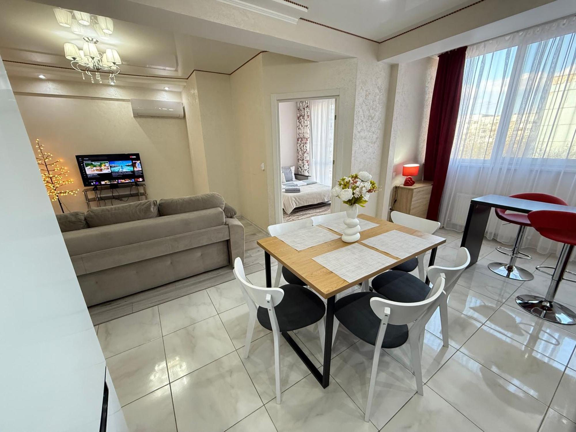 Cozy Two Bedroom Large Apartment Chişinău Esterno foto