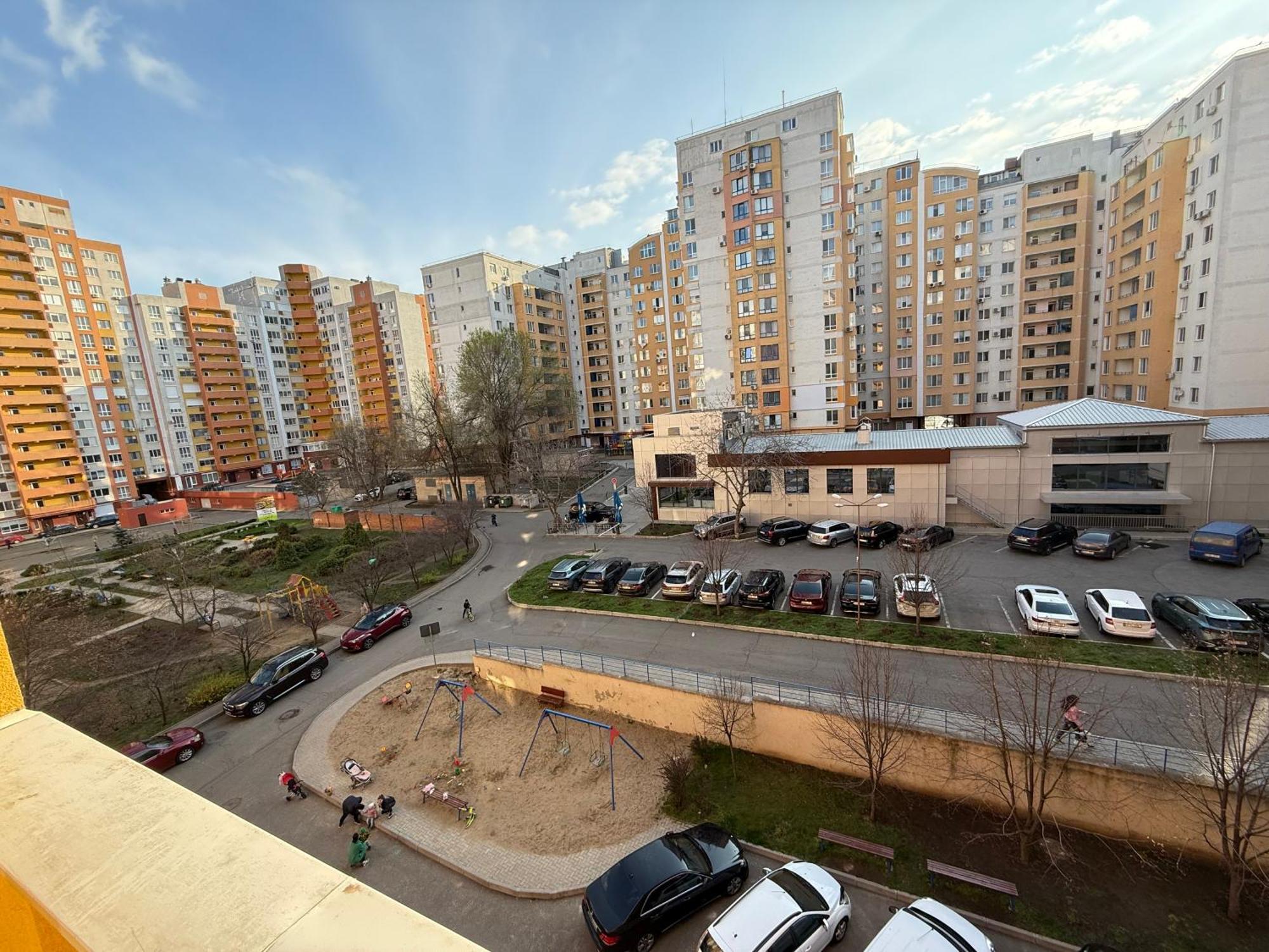 Cozy Two Bedroom Large Apartment Chişinău Esterno foto