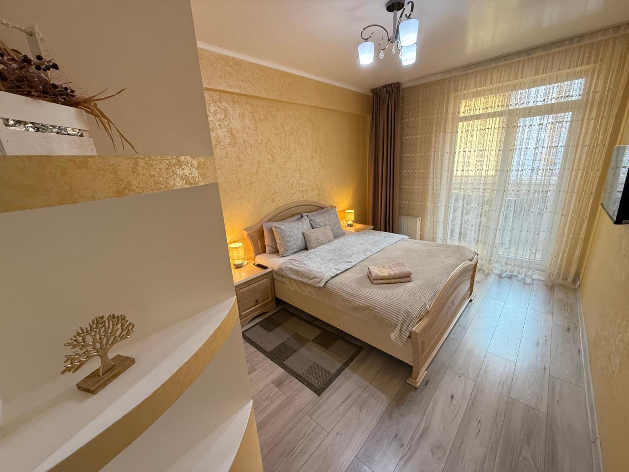 Cozy Two Bedroom Large Apartment Chişinău Esterno foto