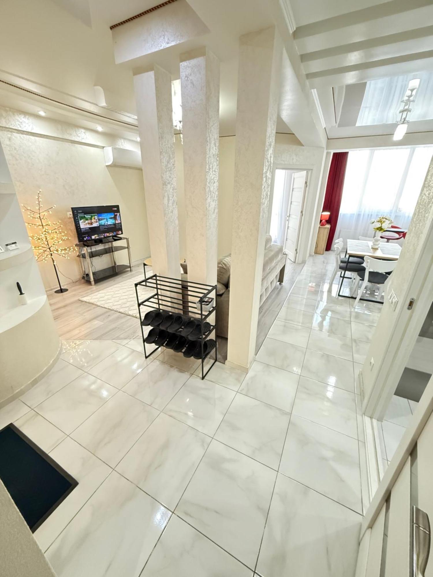 Cozy Two Bedroom Large Apartment Chişinău Esterno foto
