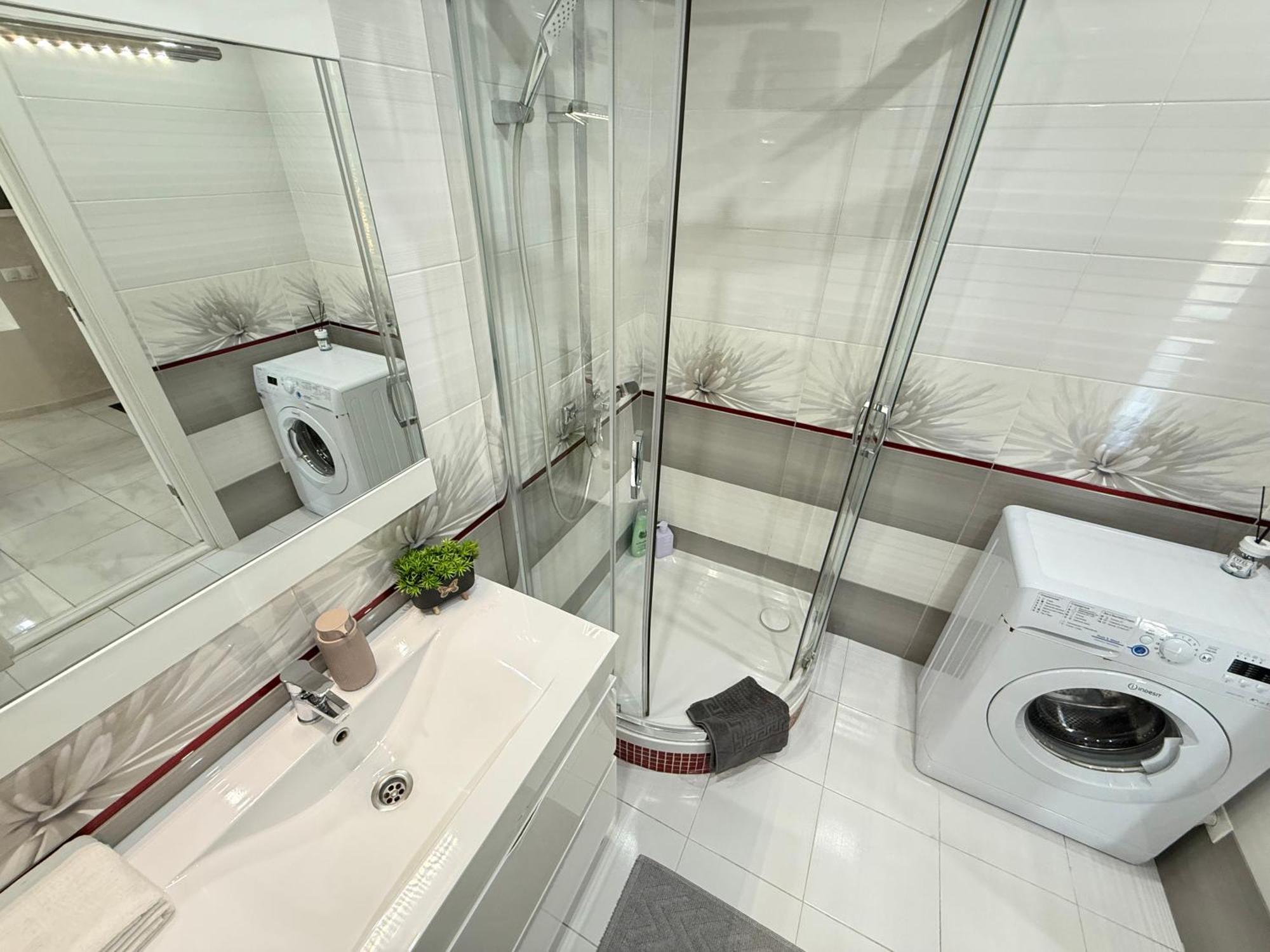 Cozy Two Bedroom Large Apartment Chişinău Esterno foto